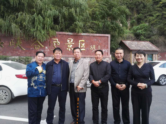 从左至右:王晓国,肖双喜,王世震,左源,潘旭江,刘