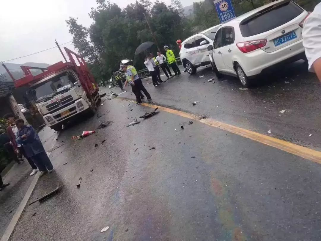 视频突发温州一路段惨烈车祸多车相撞