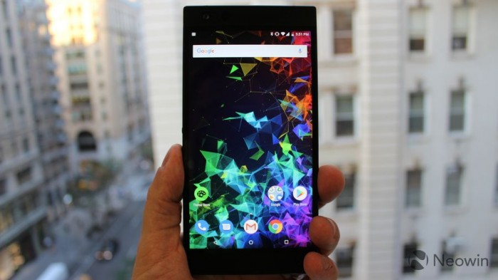 Razer Phone 2发布：背面Chroma幻彩灯 正面120Hz屏幕