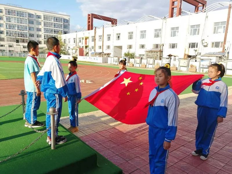 青冈县新建小学图片