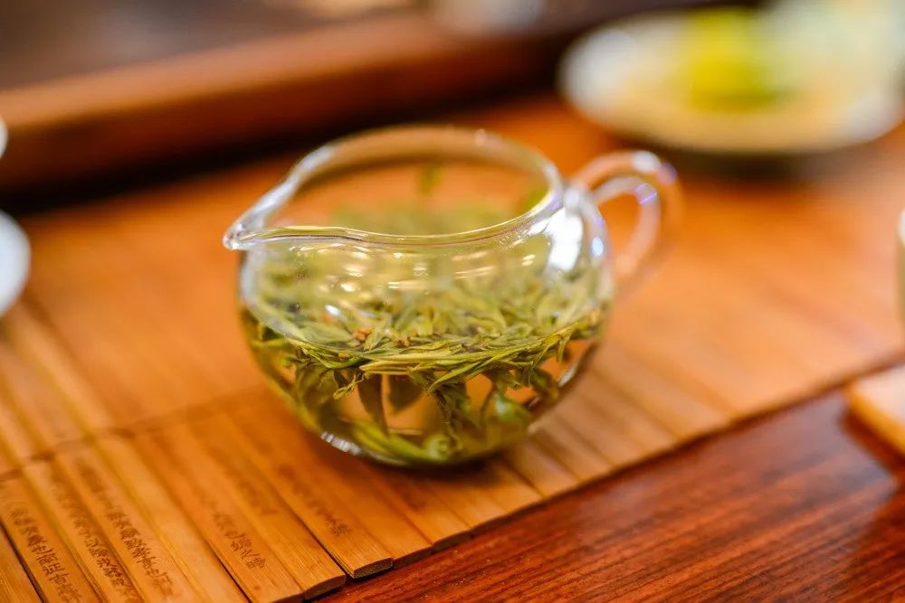 据介绍,除了龙井以外,桂花可以和九曲红梅,白茶等多种茶叶搭配