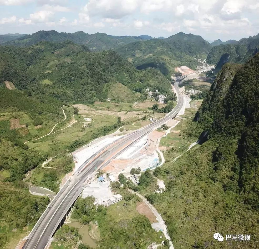 田林凌云巴马高速公路图片