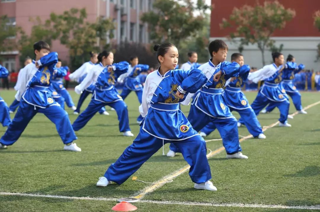 中国武术博大精深市中功夫少年身手不凡市中区中小学生首届功夫少年