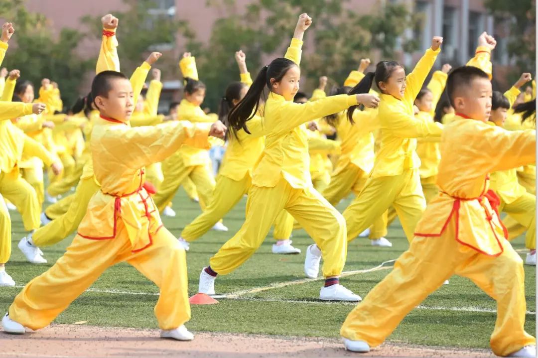 中国武术博大精深市中功夫少年身手不凡市中区中小学生首届功夫少年