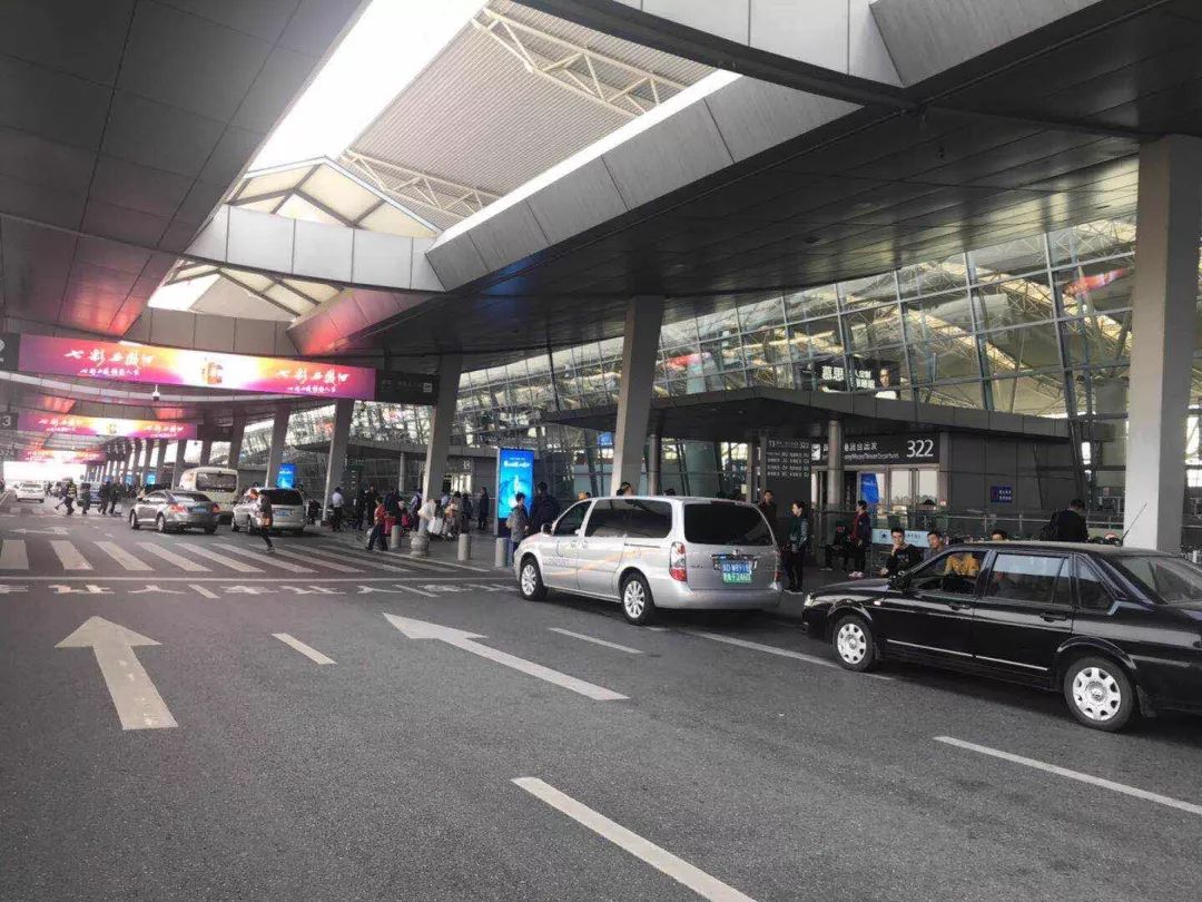 西安咸阳国际机场航站楼出发层将限时钟通过,今晚12时起试运行!