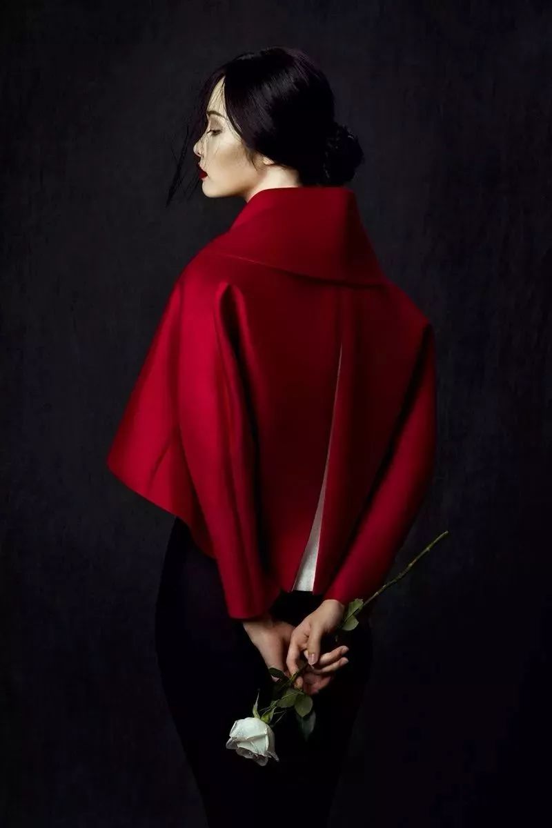 埃利特品质家装|高级灰+红色，2019装家选这个配色没错！