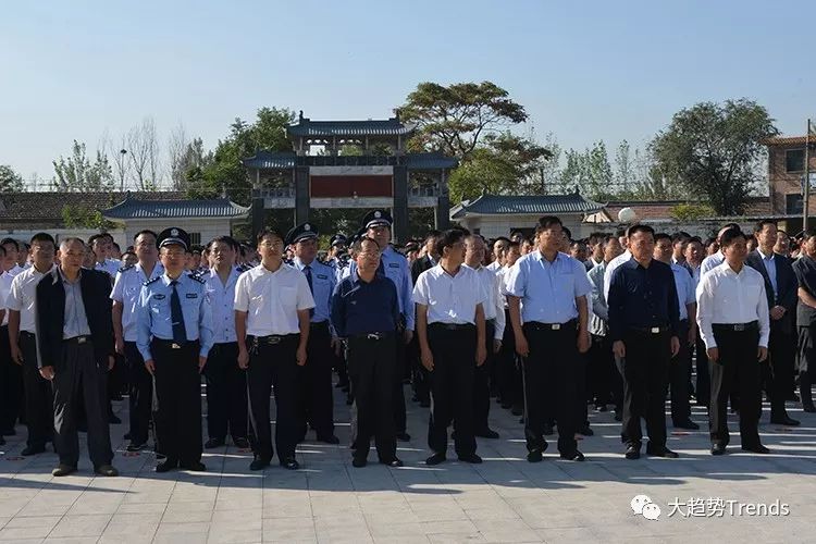 巨野县委书记王东简历图片