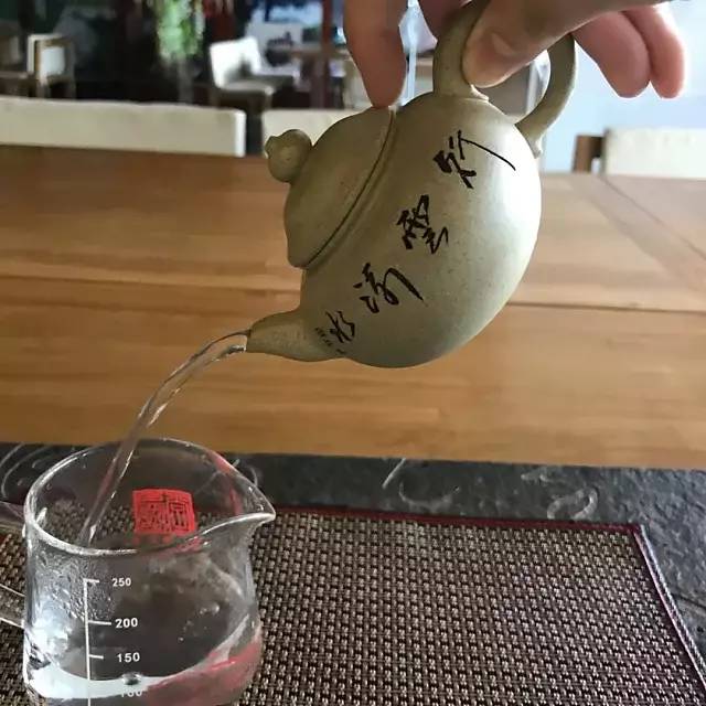 范杏华图片