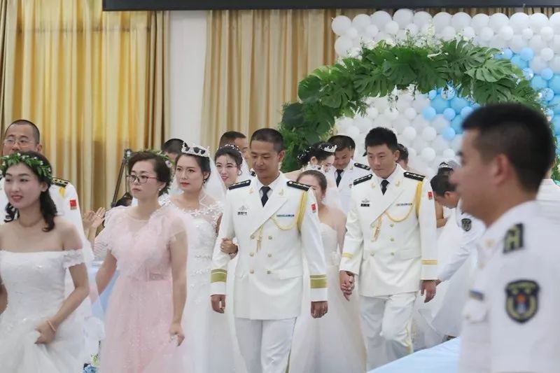 海天作证,战机为媒,她们嫁给了海军航空兵_集体婚礼
