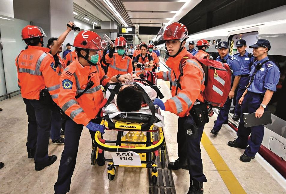 7月18日起,中國香港,港鐵與香港消防處,警務處在廣深港高鐵(香港段)