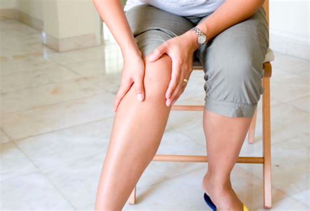 中这是老年人的专利,但随着运动风气盛行,很多人的膝盖常会不当使用