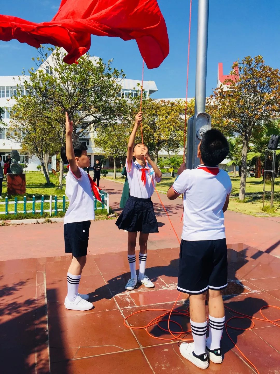 用艺术点缀生活 让文化丰富心灵——蒲岐镇第三小学2018校园文化