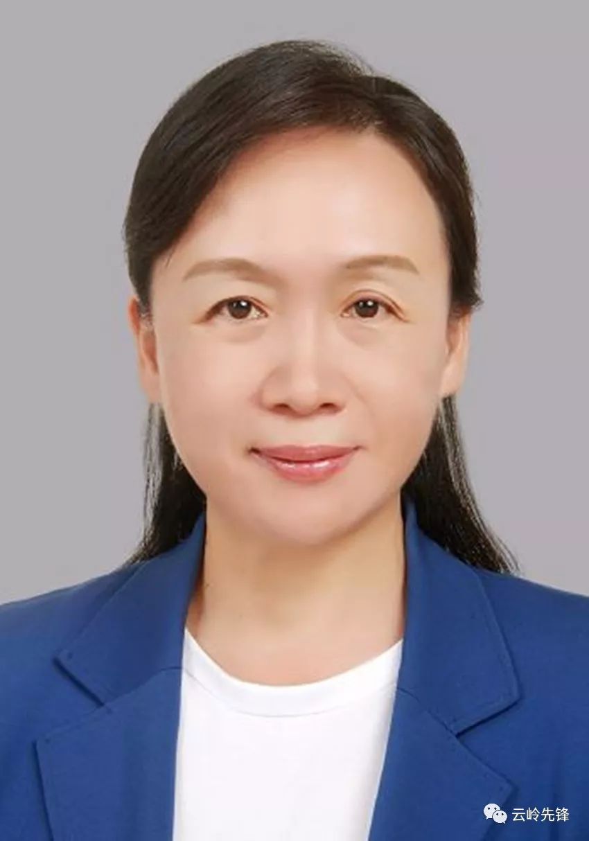 杨 萍,女,汉族,1967年6月生,中央党校大学学历,中共党员,1987年7月