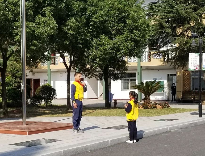 争做新时代好队员,集结在星星火炬旗帜下‖柯城区花园小学欢庆建队节