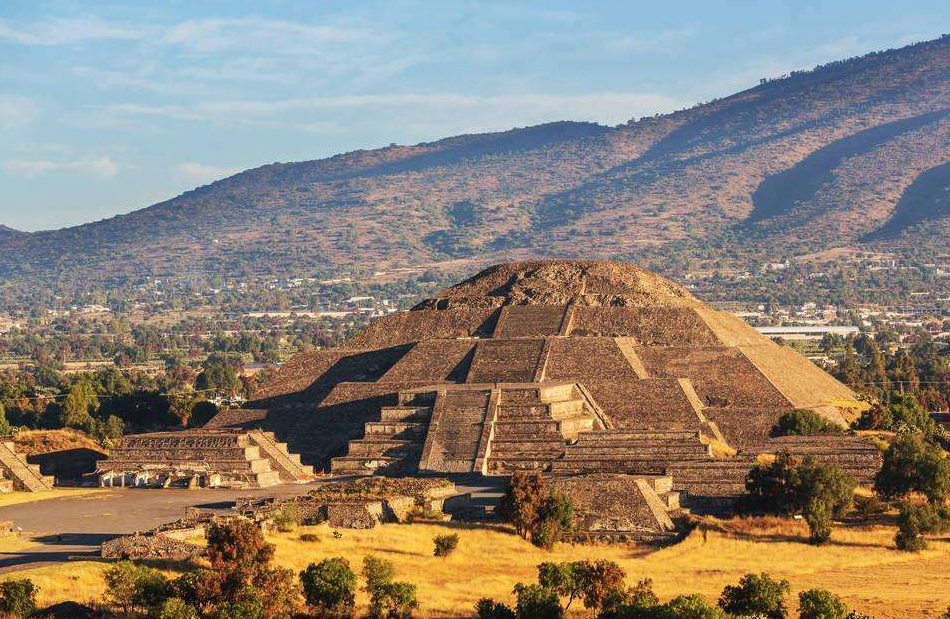 墨西哥有座古城,用活人祭神,神秘的光影蛇形幻象至今未解