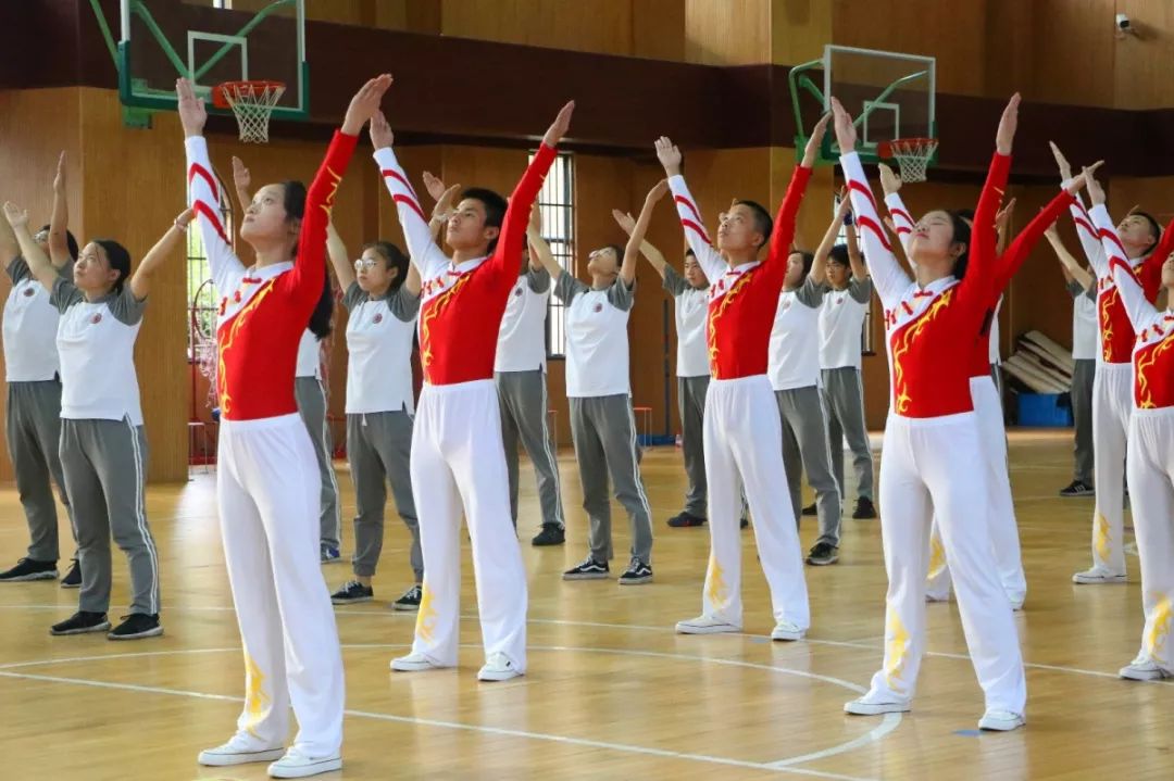 中学生广播体操舞动青春(中学生广播体操舞动青春镜面)