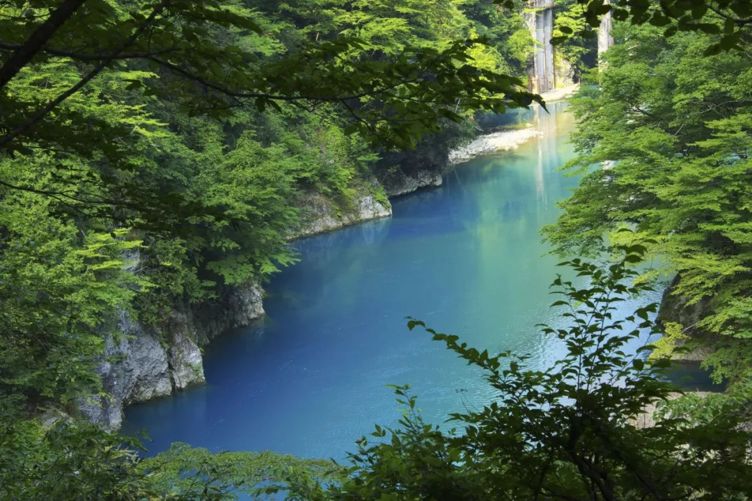 风景大美的日本秋田,值得你专程前往一次~_田泽湖