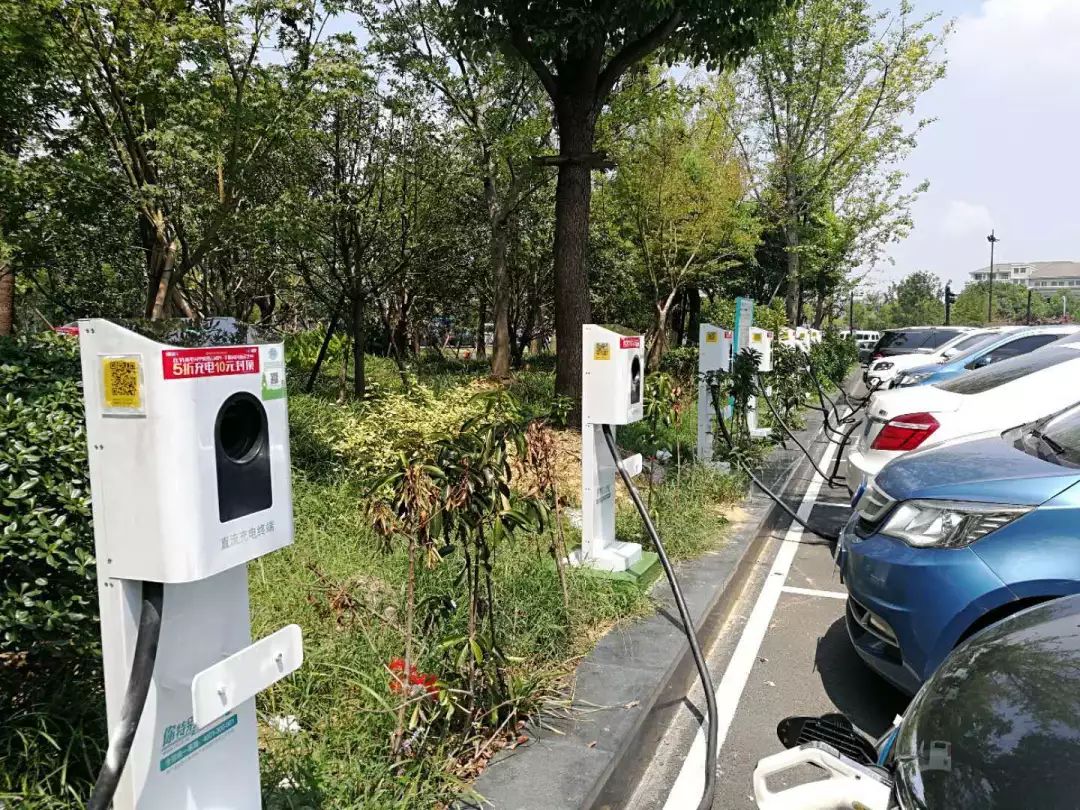 治堵在線丨這兩個地區共新增新能源汽車充電樁500多個請看過來