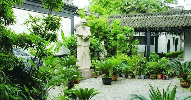 鄭板橋故居紀念館法國經濟學家拉法格介紹說,馬克思有這麼一個習慣,就