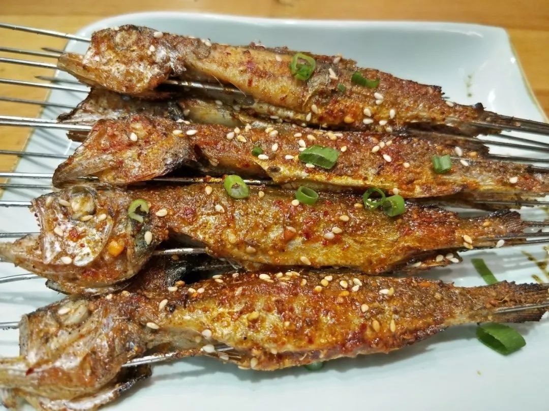 一條條色澤飽滿的 小黃魚,看著就有食慾