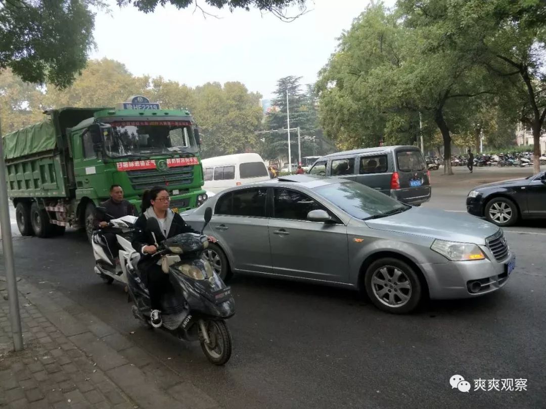 今天下午,焦作市南通路的一场车祸