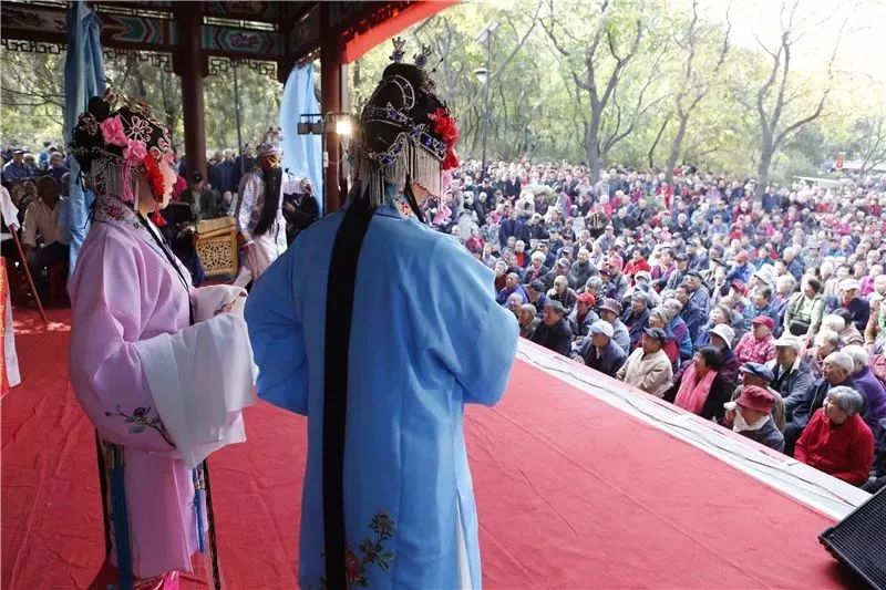 30實行封園管理,該時段內暫停晨晚練,暫停通遊年票,景區年票和老年證