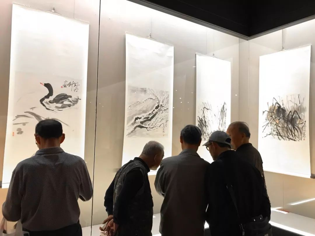 新吳重陽別樣紅無錫首次為百歲健在畫家辦畫展