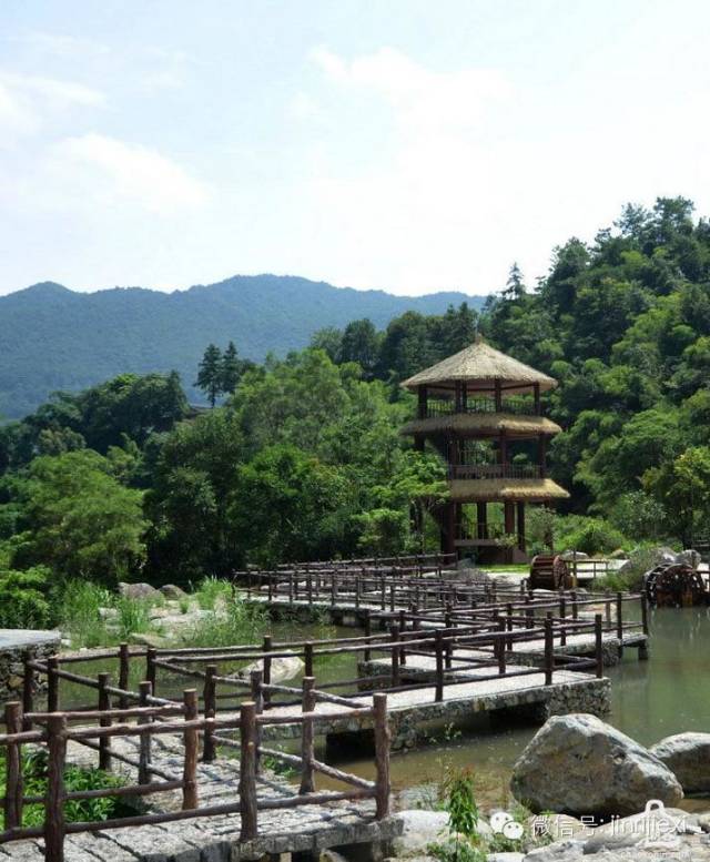 大洋度假村大洋國際生態旅遊度假區位於揭西縣五經富鎮大北山區,是集