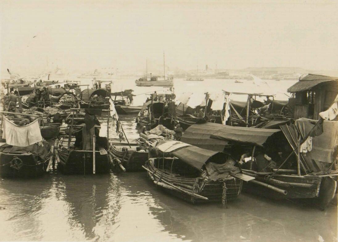 1928年的上海,到处是码头,男女老少靠黄浦江吃饭