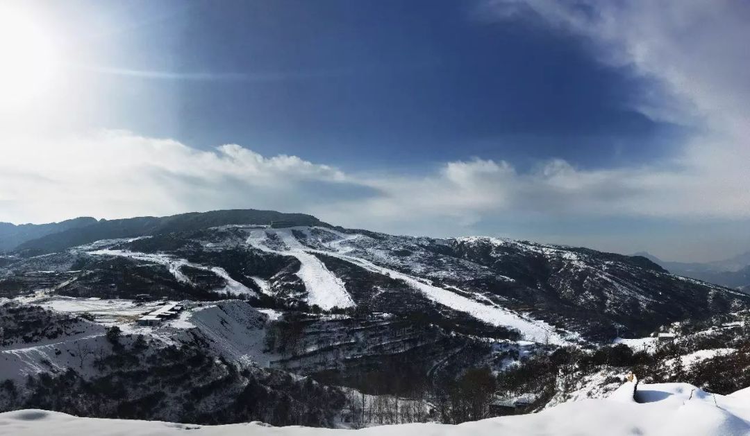 安泰雪业探路者携手打造中原地区顶级滑雪度假目的地