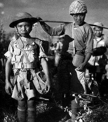抗日战争中的这些娃娃兵,最小只有10岁,汉奸见了脸都红