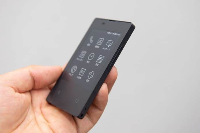 日本运营商发布新手机：仅有信用卡大小 支持4G和WiFi