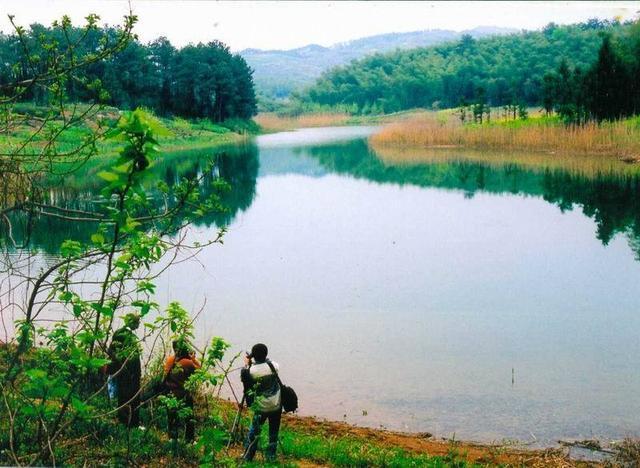 中國神秘「幽靈湖」， 十幾畝湖水一夜之間消失， 到底去哪了？ 旅行 第2張
