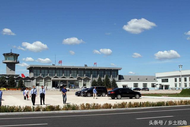 民航锦州机场,全称为锦州小岭子机场,是辽宁省的一座小型机场