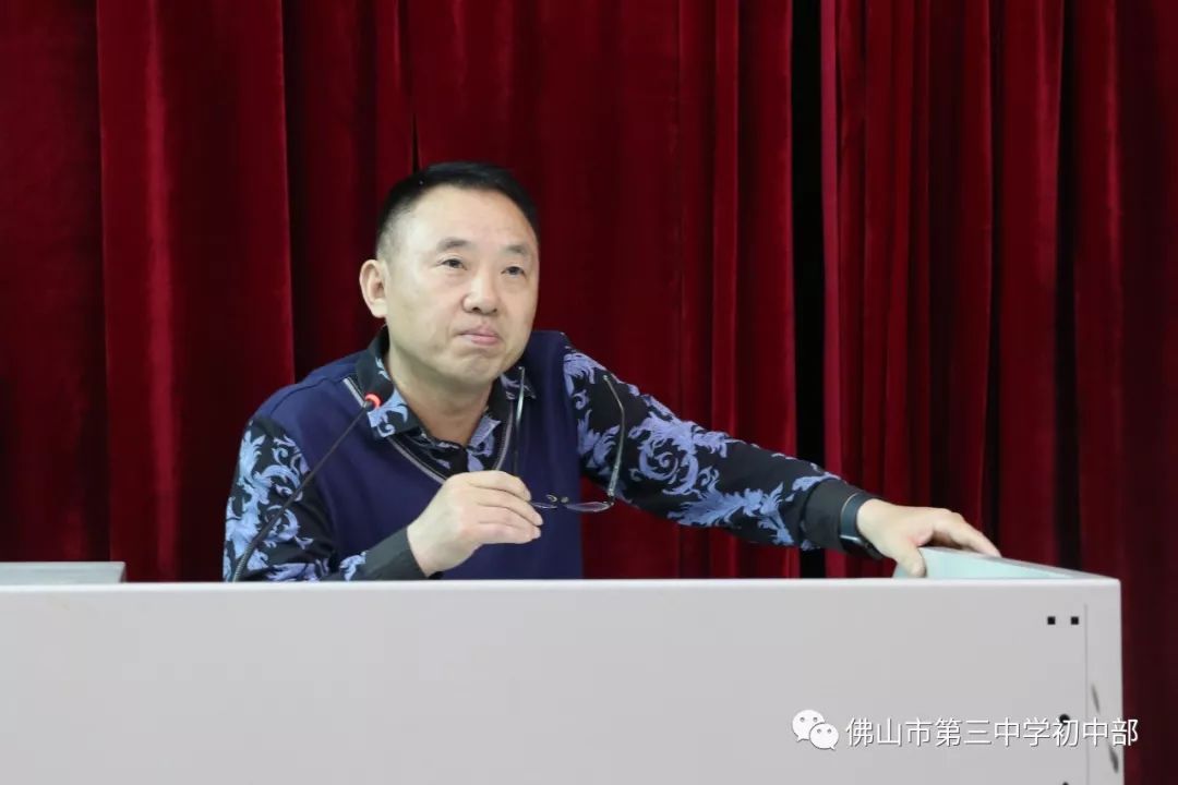 谢先刚校长对我校教育教学小(微)课题交流研讨会提出了更高要求