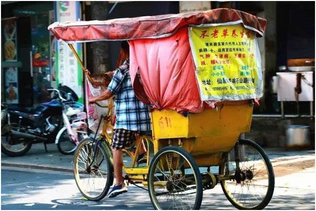 ▼曾經在仙居街頭紅火過的黃包車90年代,人們普遍使用三輪車來運輸