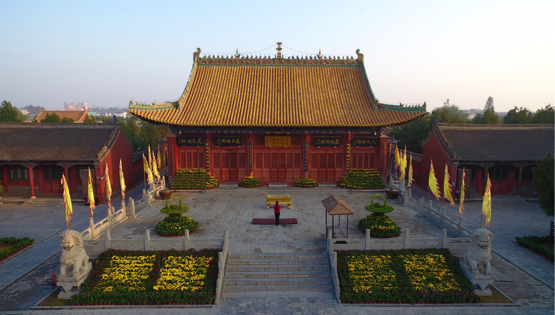 淮阳太昊陵景区举行首届菊展暨周口市第六届盆景