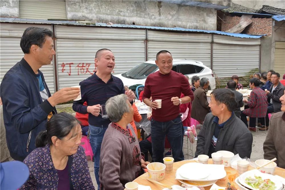 何先举及夫人重阳节活动由太洪村大花轿(婚庆)文化传播有限公司全程