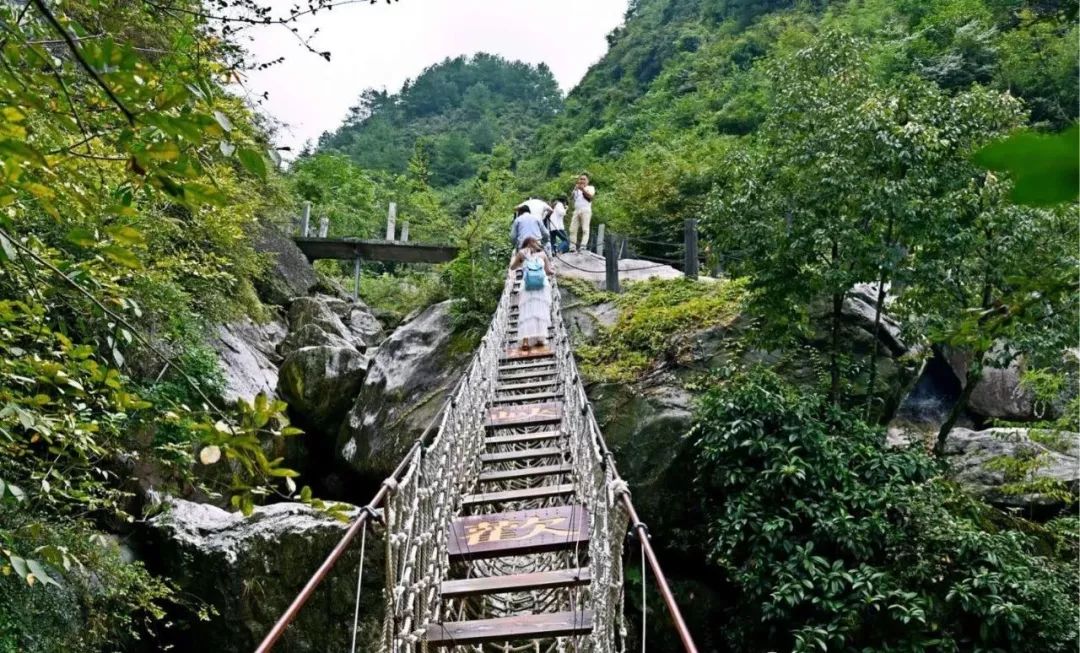 平江碧龙峡景区 杜甫祠堂一日游