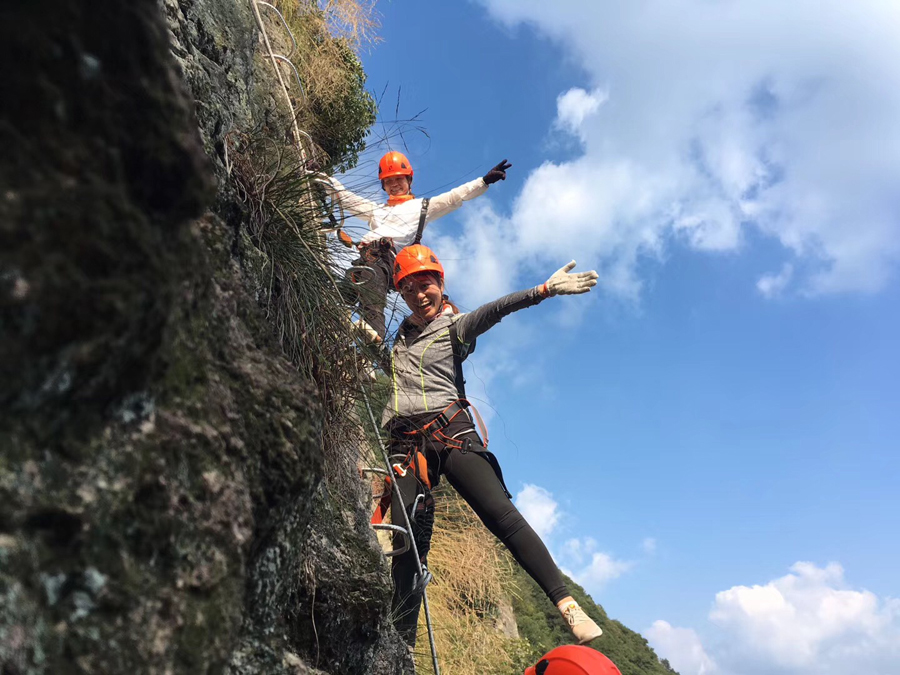 绝壁舞者,登秦皇刻石山,岩壁探险,挑战刺激飞拉达