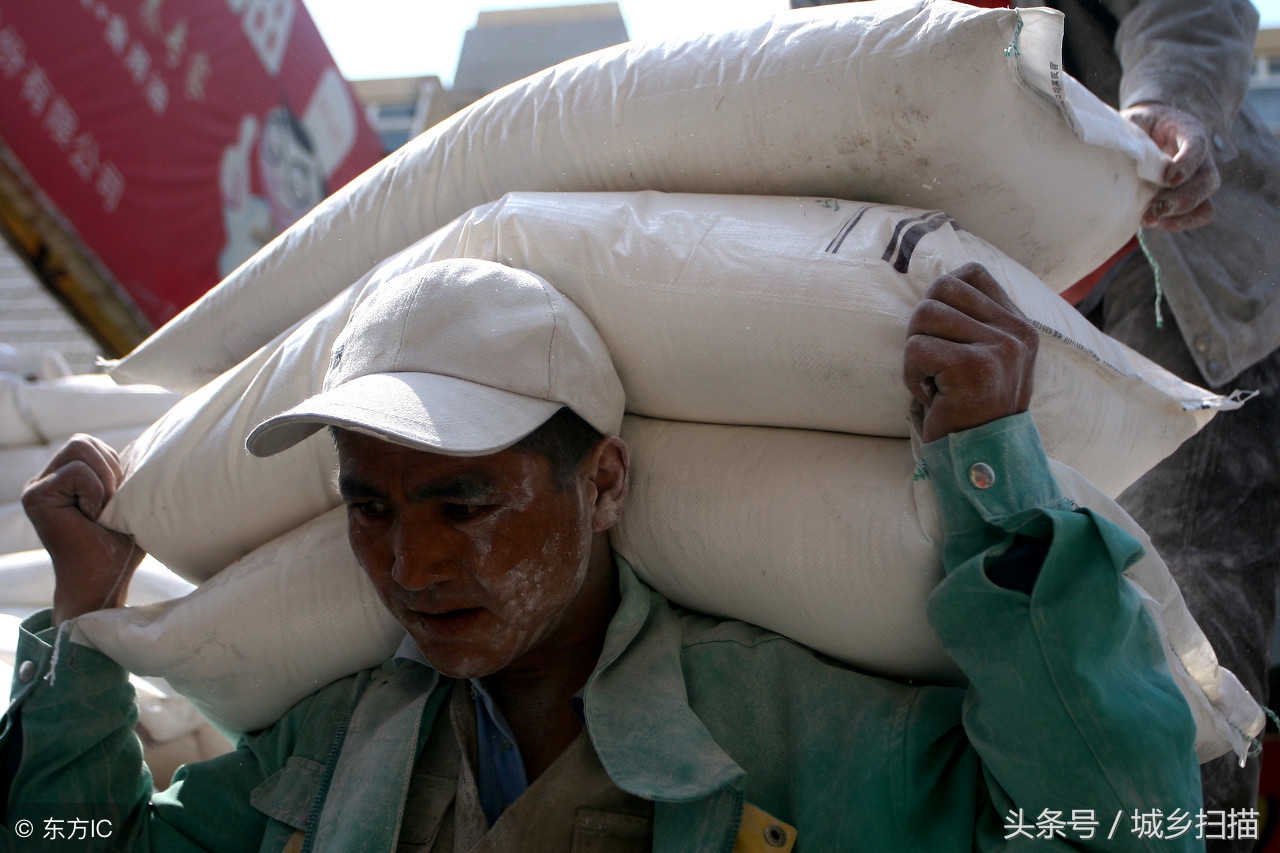 赚钱真的不容易,9张民工父亲劳作图告诫我们,父亲赚的是血汗钱