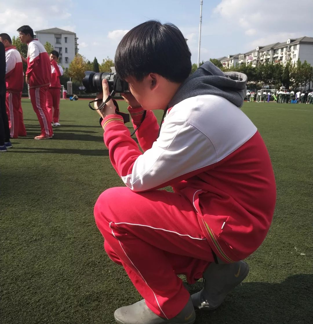 青春赤子上海市曹杨中学举行运动让青春更出彩秋季田径运动会