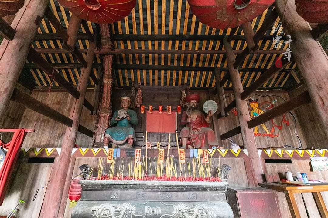 邬王庙神像图片