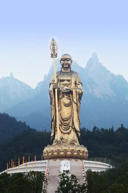 中国10尊巨型佛像最大的有208米看到者都有大福报