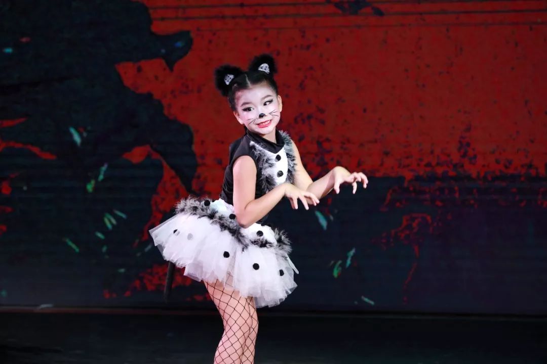 六级考级舞蹈爵士猫图片