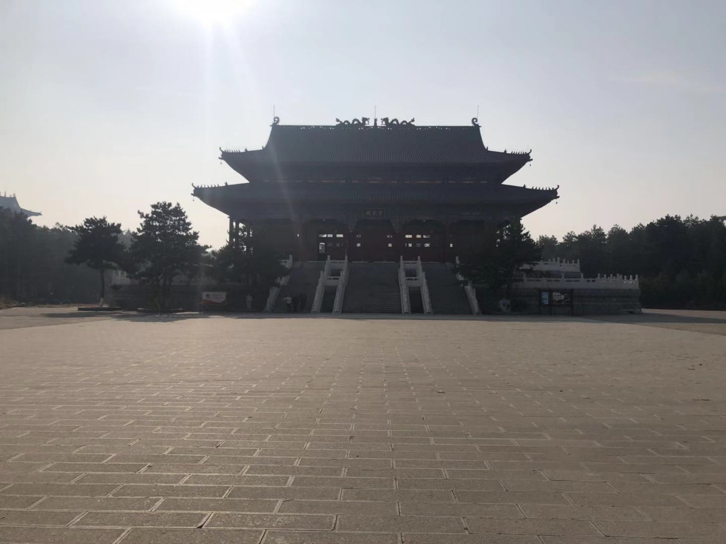 建築宏偉令人驚歎訪亞洲最大寺廟松原龍華寺