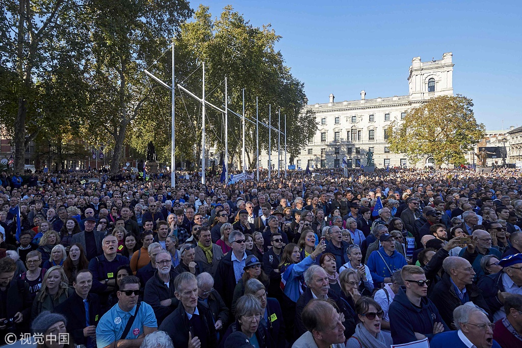 英国伦敦近70万人大游行,呼吁政府对脱欧进行第二次公投