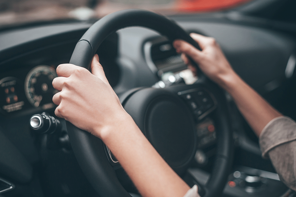 女人一定要學會開車,再牛的副駕駛也比不過手握方向盤