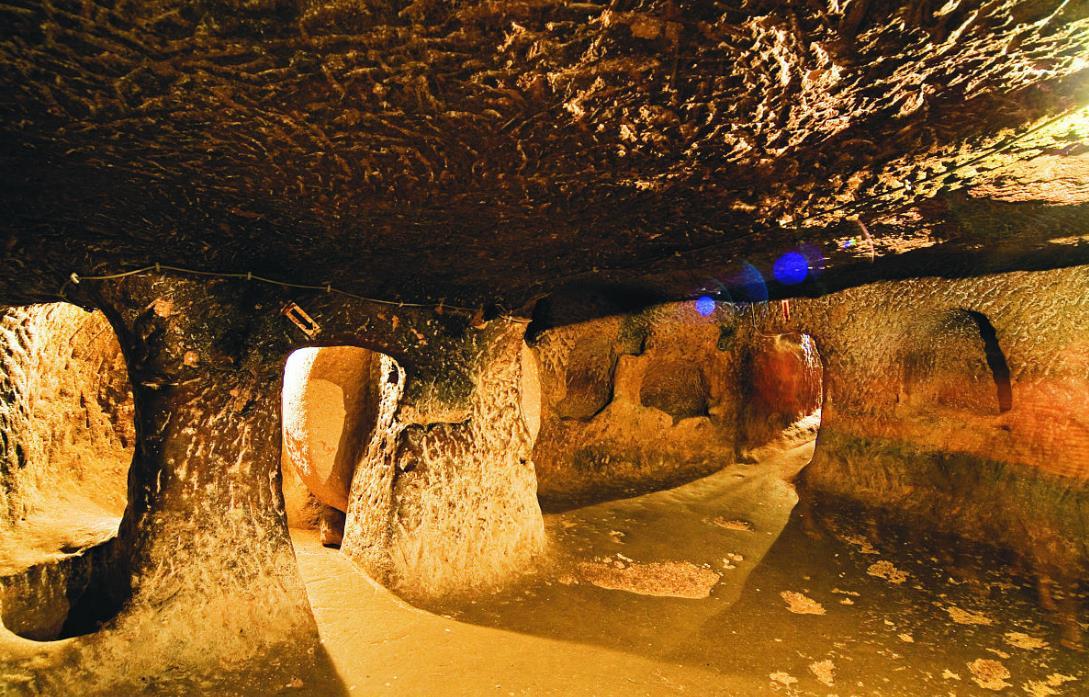 西亚最深的地下城代林库尤始建于公元7世纪代林库尤地下城是卡帕多