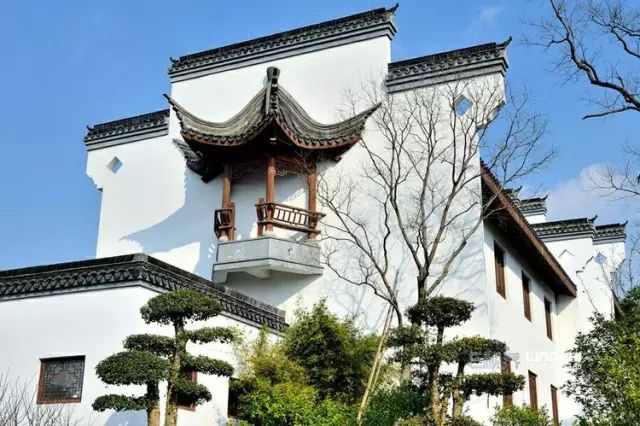 乘車赴鎮江【宜園涵珍園】,鎮江新區宜園文化街區位於鎮江丁卯四平山